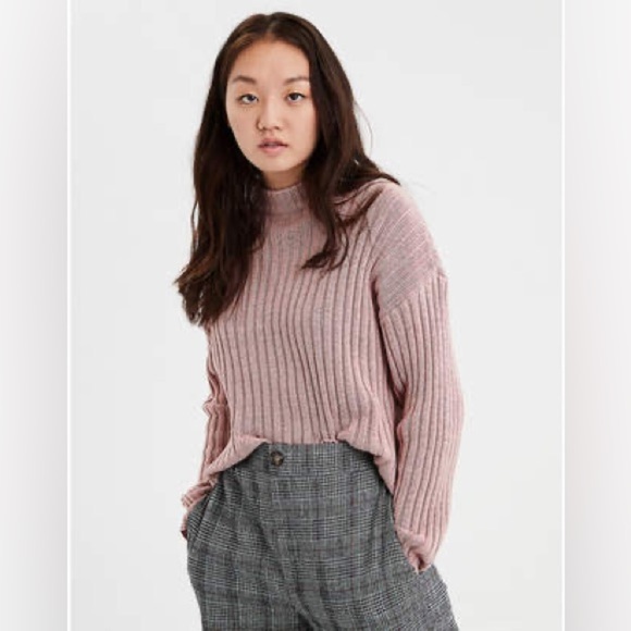 AE Cropped Rib Knit Sweater - Picture 2 of 9